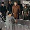 James Bond contra Goldfinger : photo Gert Fröbe, Guy Hamilton, Harold Sakata, Ian Fleming, Sean Connery