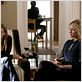 Fringe (Al límite) : photo Anna Torv, Ari Graynor