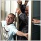Dernier étage, gauche, gauche : photo Angelo Cianci, Aymen Saïdi, Hippolyte Girardot, Mohamed Fellag