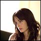 L : photo Mia Kirshner