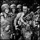 Objective, Burma! : photo Errol Flynn, Raoul Walsh
