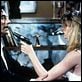 A gauche en sortant de l'ascenseur : photo Edouard Molinaro, Emmanuelle Béart, Richard Bohringer