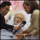 Betty : photo Alec Mapa, Betty White, Vanessa Williams
