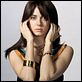 L : photo Mia Kirshner
