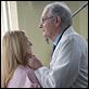 Con C mayúscula : photo Alan Alda, Laura Linney