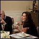 Con C mayúscula : photo Alan Alda, Laura Benanti