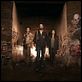 Falling Skies : photo Drew Roy, Moon Bloodgood, Noah Wyle