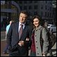 Rockefeller Plaza : photo Alec Baldwin, Mary Steenburgen