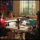 New Girl : photo Joey King, Zooey Deschanel