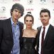 <b>Jessica Lowndes, Joe Jonas, Michael Steger</b> Foto : Sensación de vivir: la nueva generación