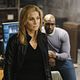 V (2009) : photo Elizabeth Mitchell, Morris Chestnut