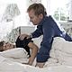 <b>Mikael Persbrandt, Susanne Bier, Trine Dyrholm</b> Foto : En un mundo mejor