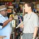 <b>Cedric The Entertainer, Tom Hanks</b> Foto : Larry Crowne, nunca es tarde