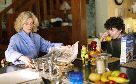 Huff : photo Anton Yelchin, Blythe Danner