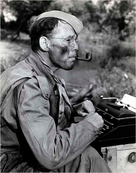 Objective, Burma! : foto Raoul Walsh